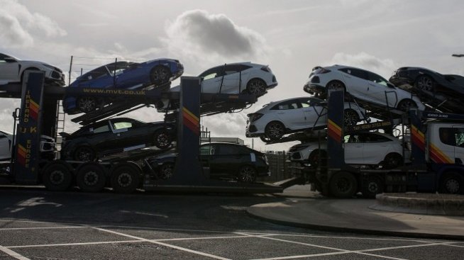 Само 197 автомобила са произведени във Великобритания през април