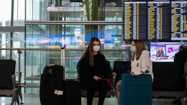 Пътуванията на българи в чужбина се сриват с 88% през април