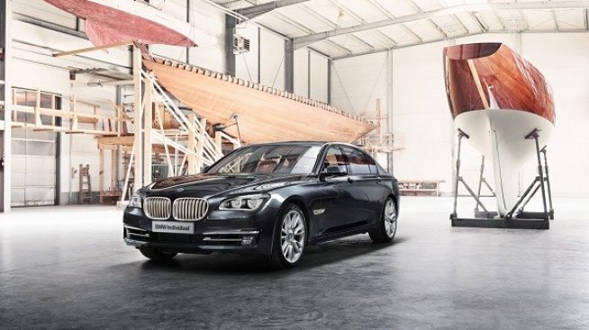 BMW показа сребърна 7-Series