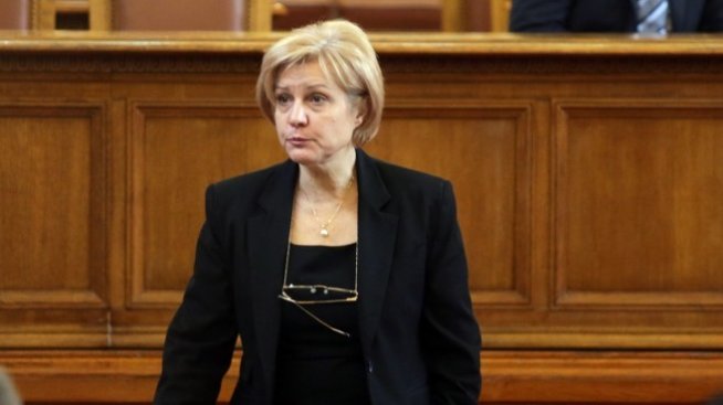 Менда Стоянова: Опозицията бавеше приемането на бюджета и дразнеше 