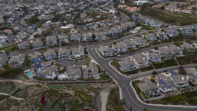 Изненадващ спад на жилищния пазар в САЩ