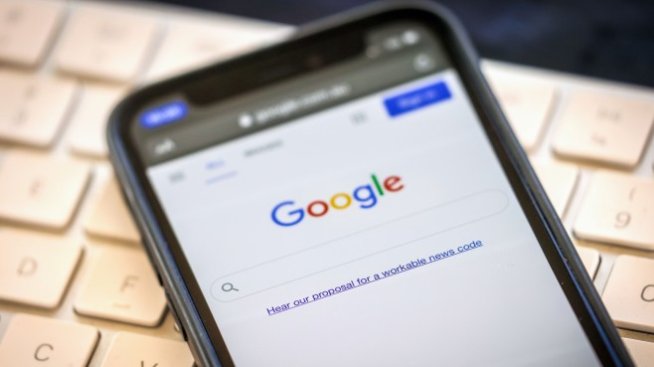 ЕС отново разследва Google - този път заради гласовия асистент