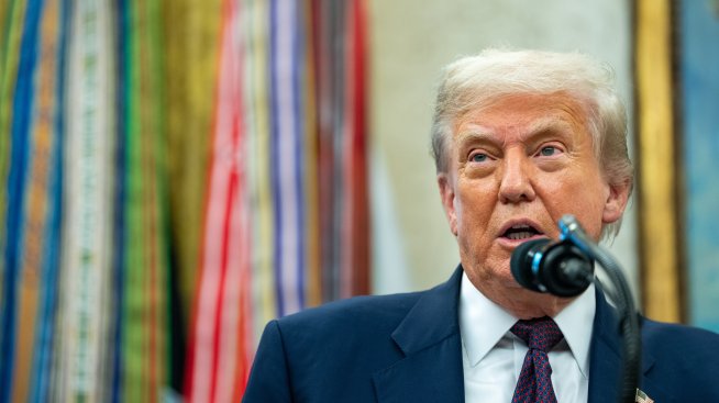 Какво правят най-големите производители на чипове в света, за да избегнат митата на Тръмп