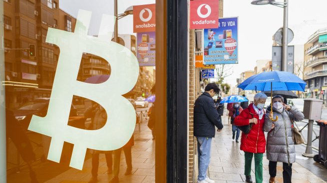 Разпродажбите на криптовалути продължават втора седмица