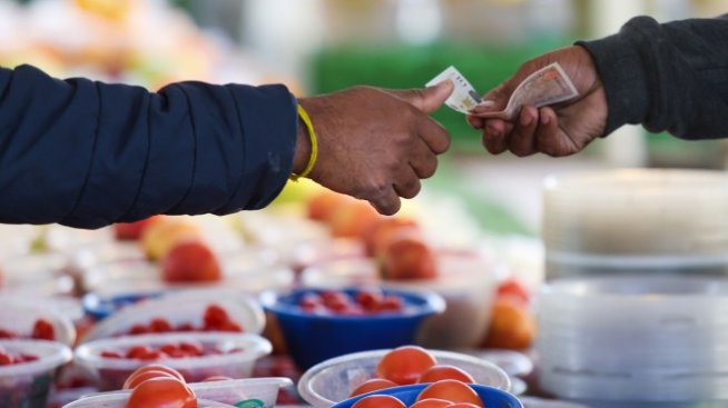 Инфлацията сви продажбите на дребно във Великобритания