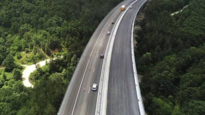 Влиза в сила контролът на средната скорост по определени пътни участъци