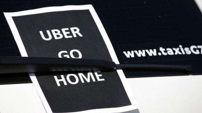 Шофьорите на Uber в Йоханесбуг са подложени на тормоз