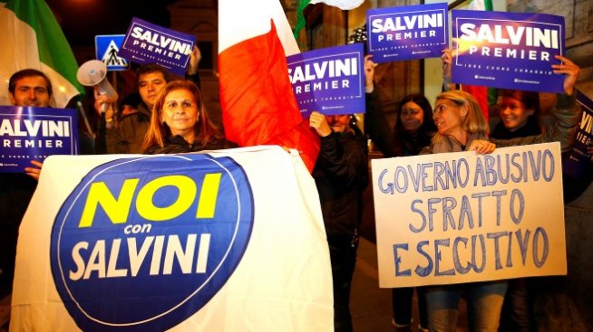 Възможните сценарии след конституционния референдум в Италия