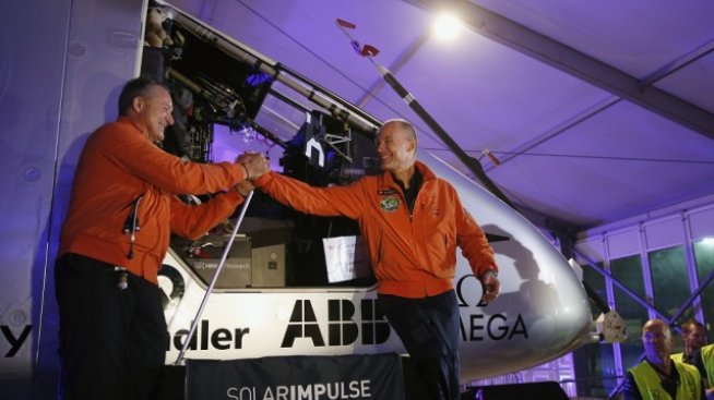 Самолетът Solar Impulse започна планираното околосветско пътешествие