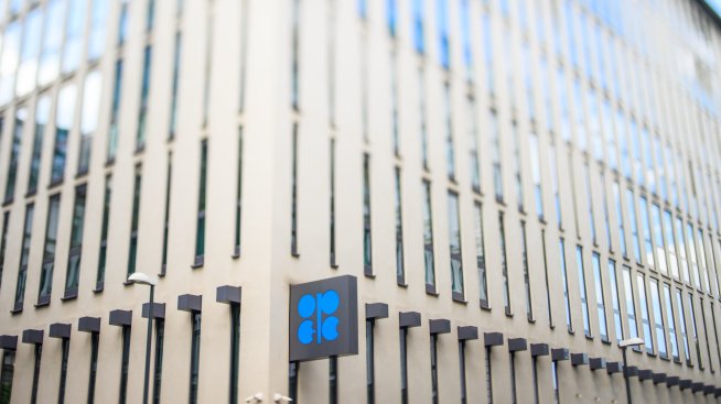 Очаквано ОПЕК+ запази непроменен добива си на петрол