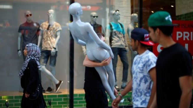 Туристическите пътувания и комуналните услуги тласкат инфлацията нагоре през юли