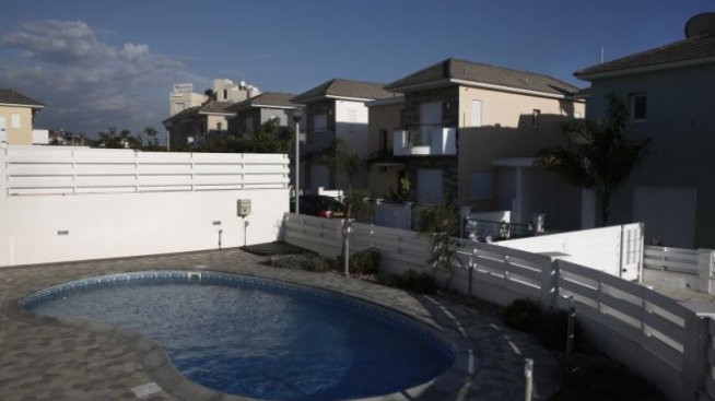 Данъчните облекчения привличат чуждите купувачи на имоти в Кипър