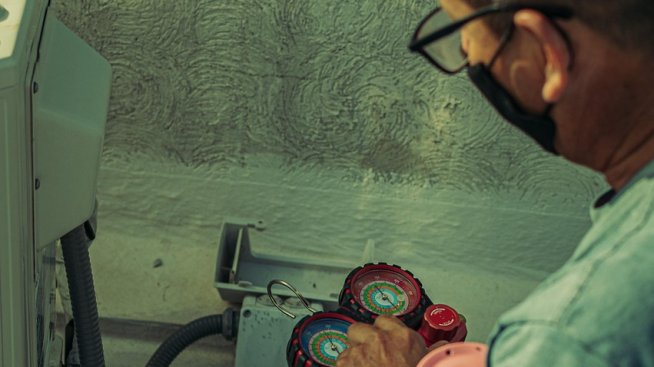 Сертифицирането на хладилни техници у нас е замразено &ndash; бизнесът чака внедряването на нови правила