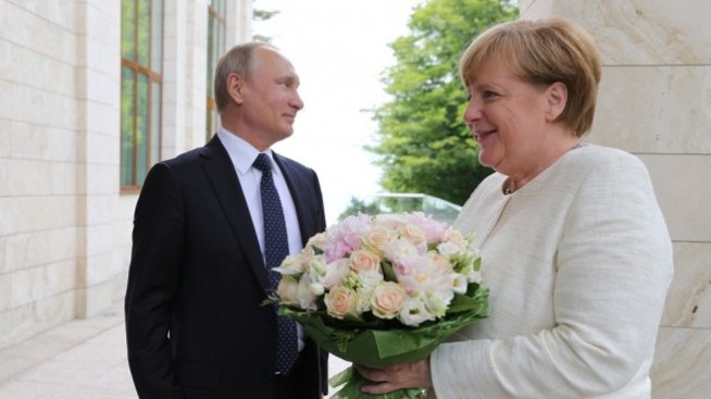 Путин: "Северен поток" 2 няма да спре транзита на газ през Украйна