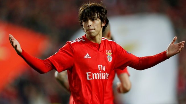 Нови рекордни трансфери във футбола