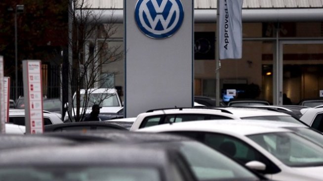 Volkswagen плаща данъците на засегнатите клиенти 