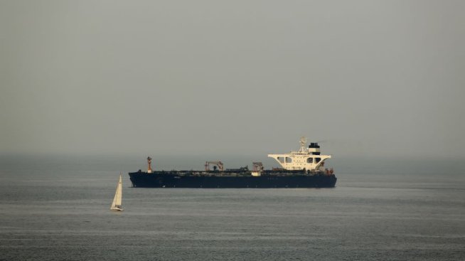 Доставчиците на морски услуги си отдъхват заради тавана на цените на руския петрол за износ