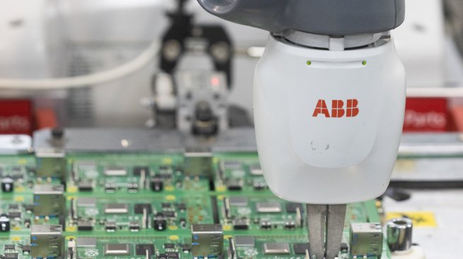 SoftBank купува звеното за роботика на ABB за близо 5,4 млрд. долара