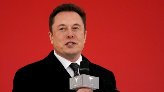Председателят на Tesla защити туитовете на Мъск