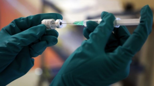 Държавата ще плаща на лекарите за поставянето на COVID ваксина