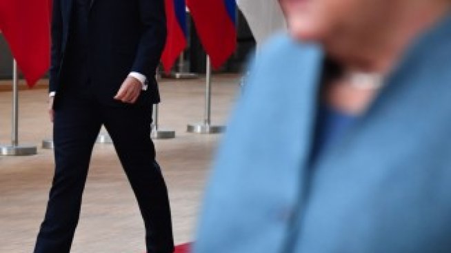 2021 г. започва лошо за Макрон заради бавното ваксиниране на населението