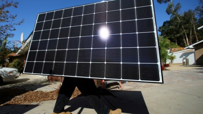 Изпълнителните директори на Shell и Total поставят под въпрос соларната енерегия
