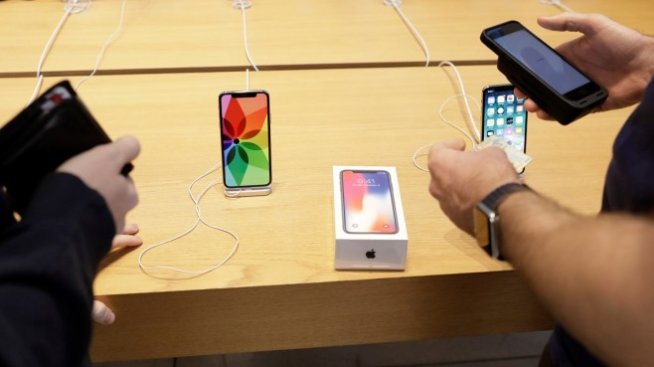 Apple стана първата компания в САЩ, достигнала капитализация от 900 млрд. долара