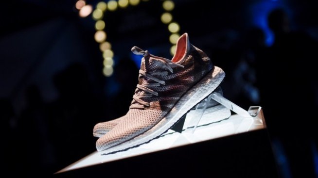 Adidas прави крачка напред към ускорено производство на маратонки