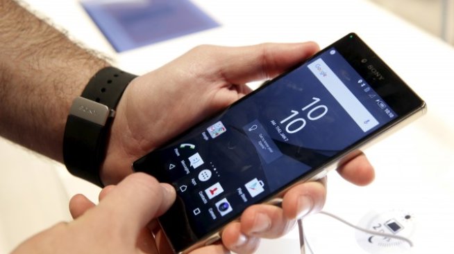 IDC сви прогнозата си за ръста на глобалните продажби на смартфони за 2016 г.