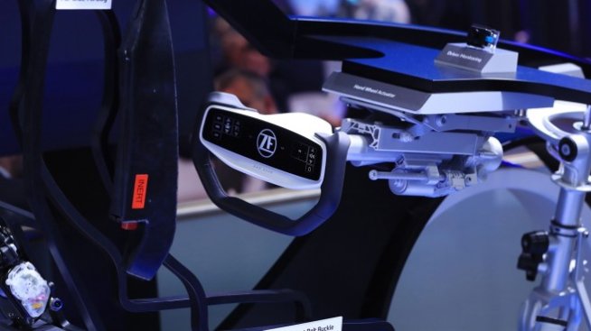 ZF и VinFast представиха автономна система на технологичното изложение в САЩ 