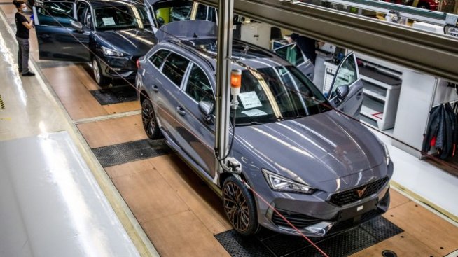 Манията по електромобилите се прехвърли и върху акциите на Big Auto