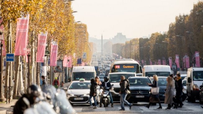 Париж затваря центъра си за преминаващи автомобили