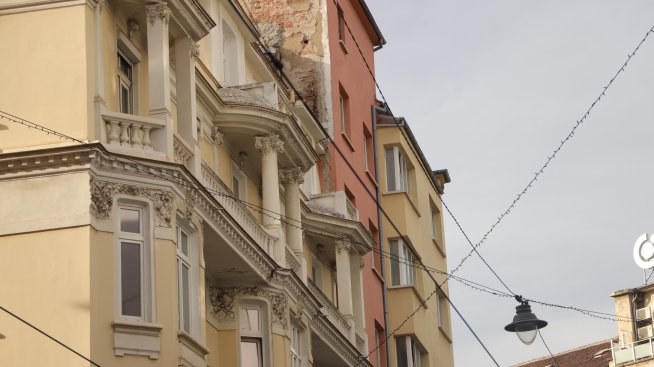 До месец трябва да започне работата по санирането на 756 блока от първия етап на ПВУ