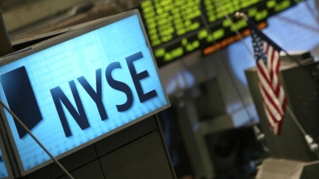 Dow Jones записа лека загуба в очакване на развитие по търговските преговори