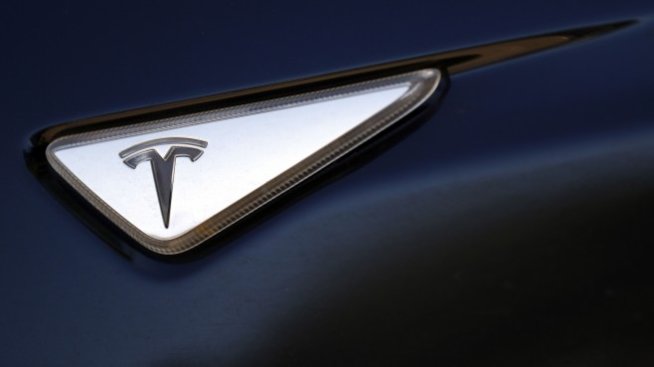 Tesla ще набере още 2 млрд. долара на борсата