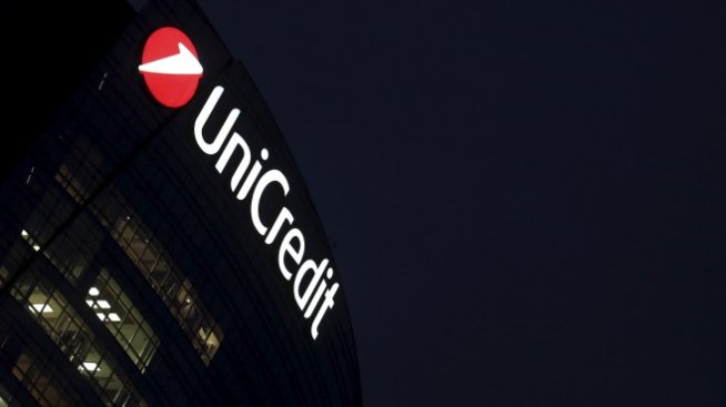 FT: Италианската UniCredit обмисля сливане с конкурента си Societe Generale