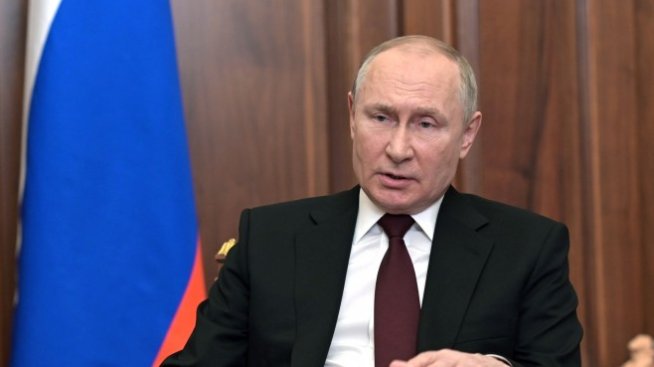 Путин изпрати руски военни в двата отцепнически региона в Източна Украйна