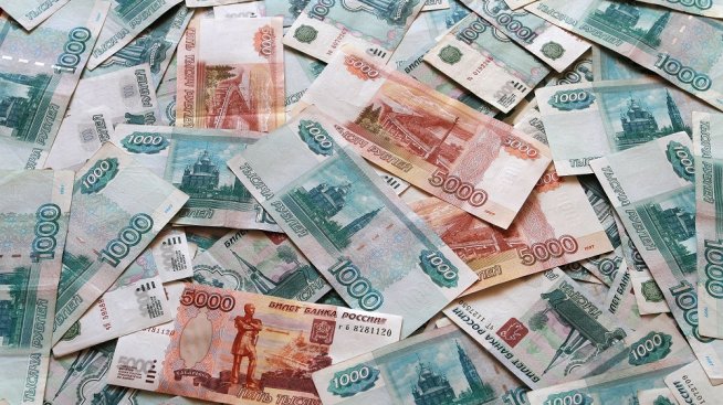Русия увеличава пет пъти покупките на злато и валути през октомври