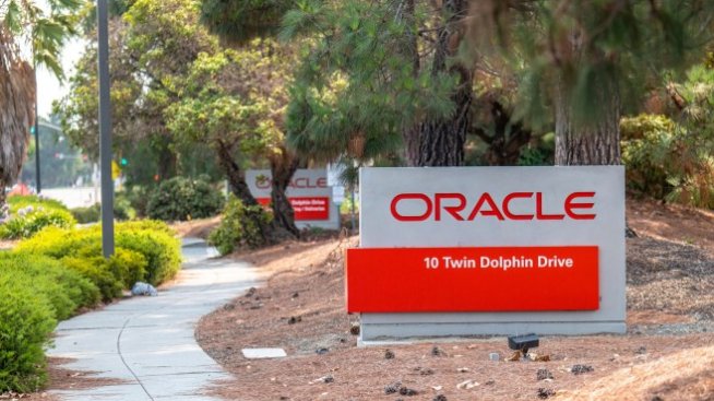 Oracle води преговори за придобиването на компанията Cerner