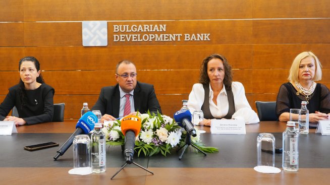 МРРБ и ББР сключиха споразумение за плащания по инвестиционната програма за общински проекти