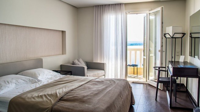 Повече места за настаняване и по-голяма заетост през април у нас