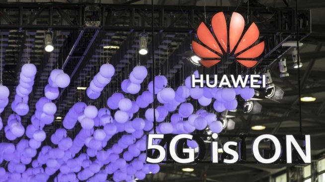 САЩ удължиха лиценза за бизнес с Huawei до 15 май