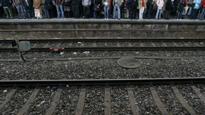 Стачка на машинистите блокира германския жп транспорт