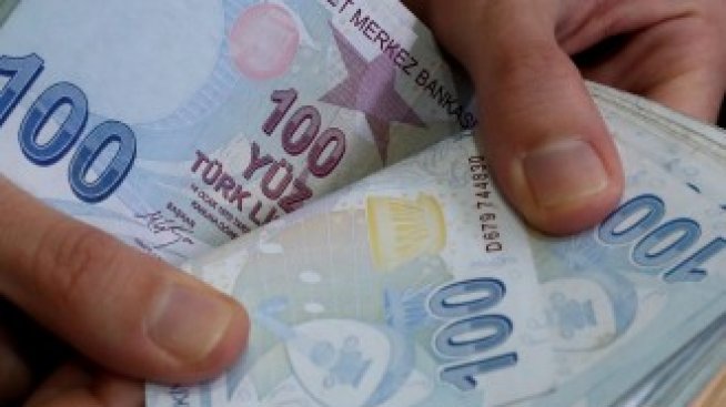Турската лира поевтинява заради напрежението в Сирия*