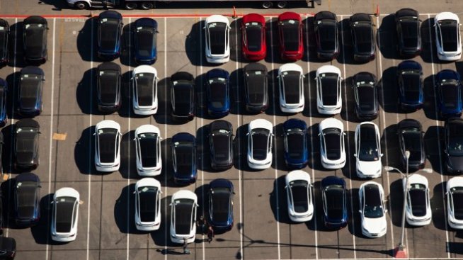 Продажбите на Tesla – светъл лъч в проблемни времена