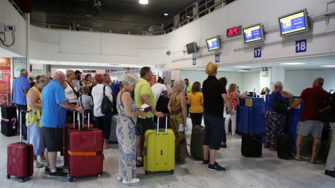 Спад на летния туризъм с над 10% след фалита на Thomas Cook очакват експерти