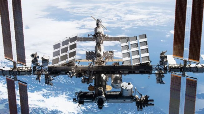 Руски космонавт постави нов рекорд за най-дълго време в космоса 