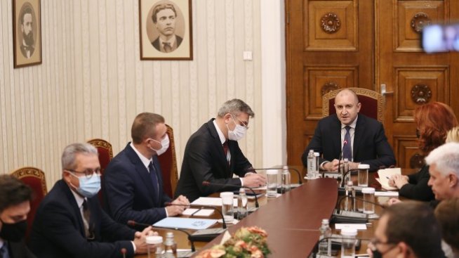 ДПС при президента: Политическата криза не настъпва за един ден