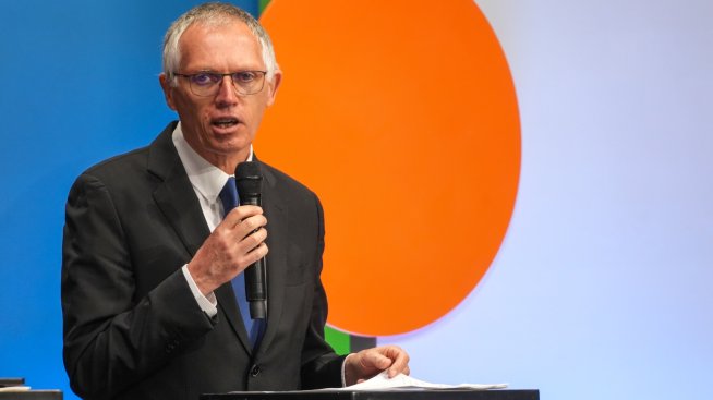 Stellantis призна, че ще има нужда от още фабрики за батерии в САЩ