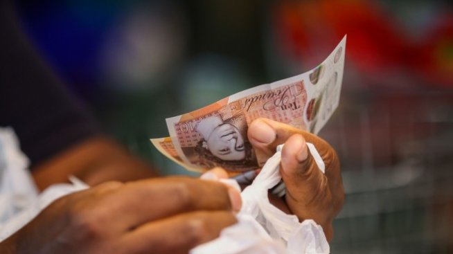 Служители на АЦБ: Не бързаме с повишаването на основните лихви